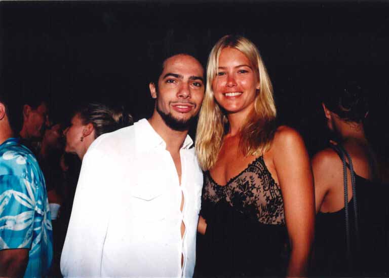 Joaquín Cortés y la modelo Valeria Mazza en 1998