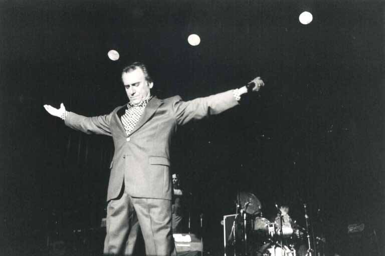 Manolo Escobar en una actuación en Ibiza en 1995