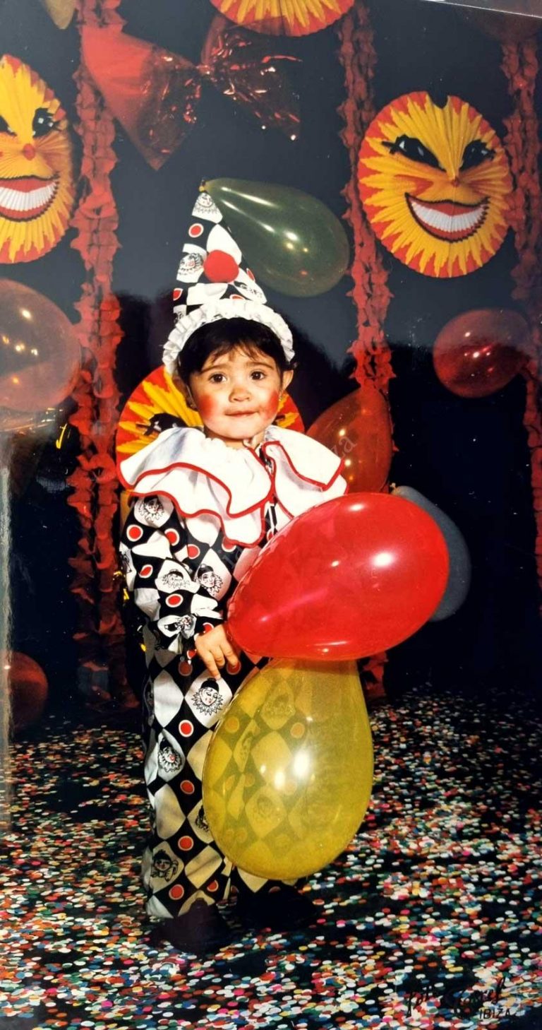 Mi hija en el carnaval de 1998